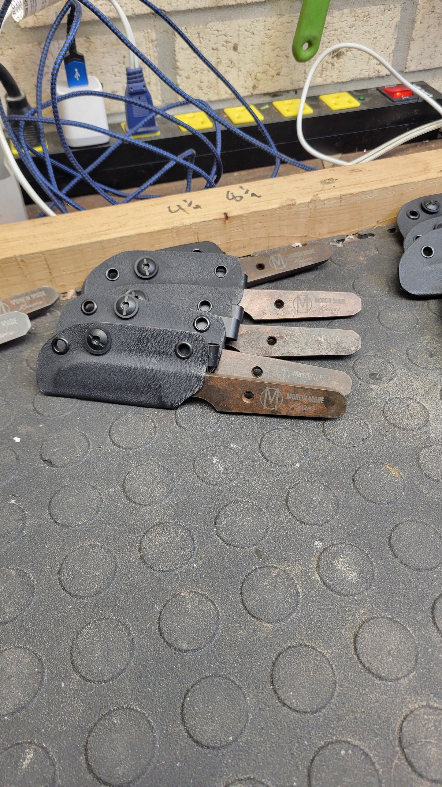 Slackjaw prybar knives