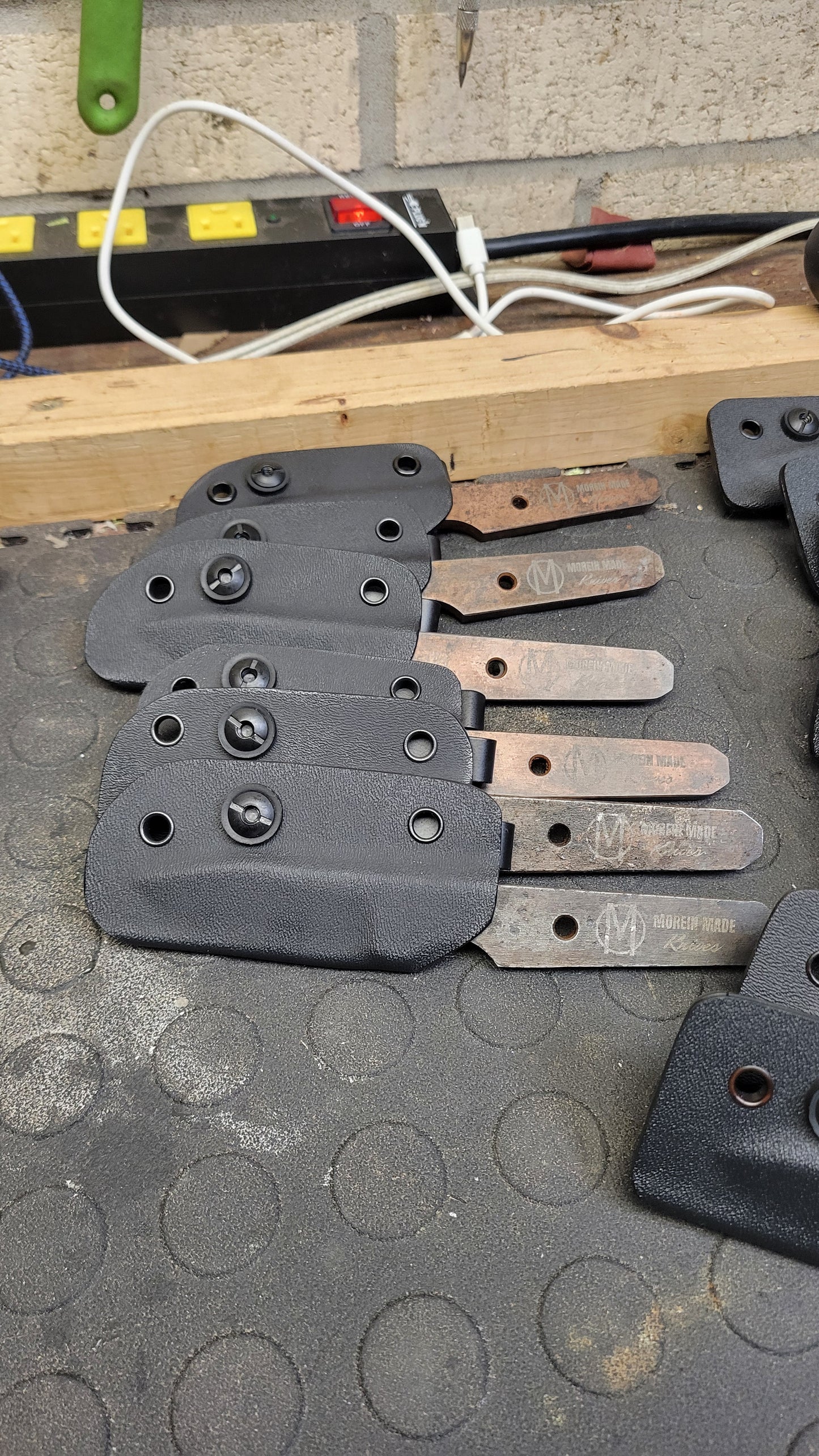 Slackjaw prybar knives